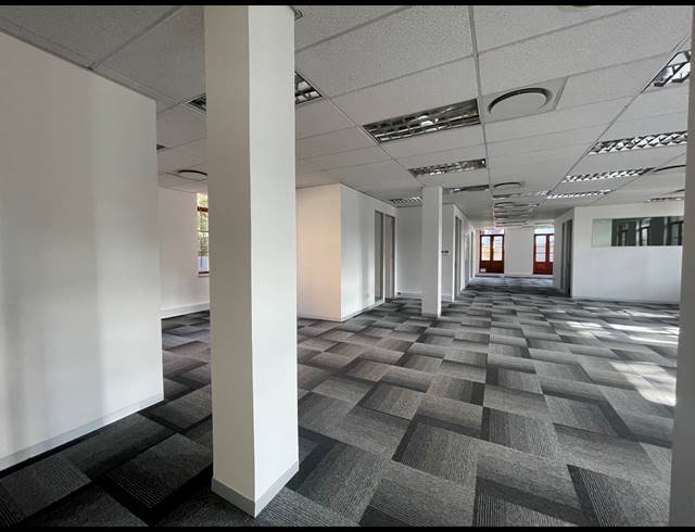 489M² OFFICE TO LET IN SANDTON CENTRAL